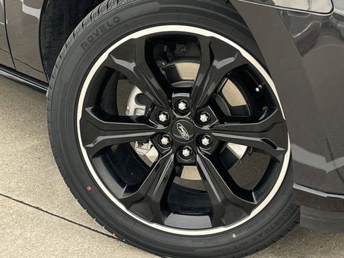 Used 2022 Ford Expedition Limited RWD image 9
