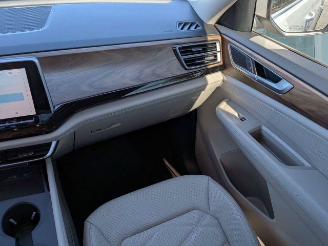 New 2026 Volkswagen Atlas SE FWD image 18