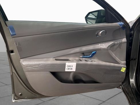 Certified 2026 Hyundai Elantra SE FWD image 22