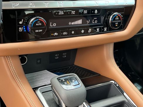 New 2026 Nissan Pathfinder Platinum w/ Accent Package FWD image 26