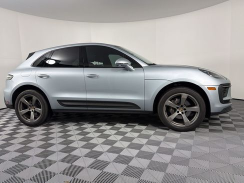 Certified 2024 Porsche Macan AWD/4WD image 11
