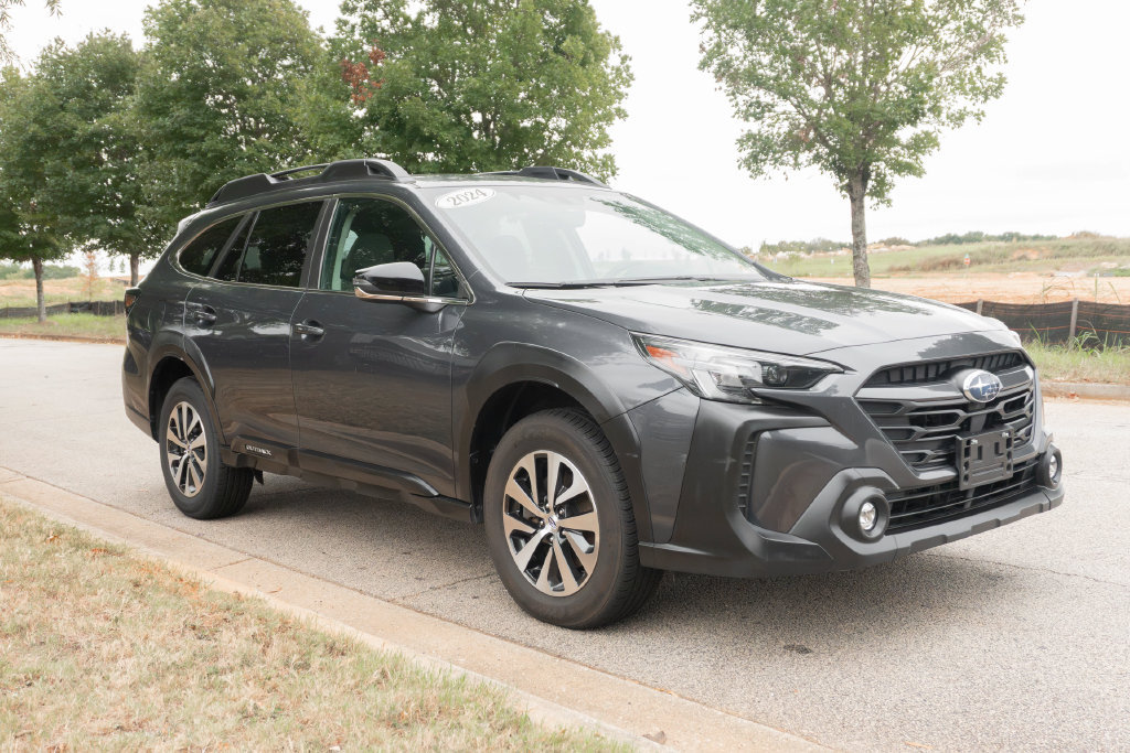 Used 2024 Subaru Outback Premium AWD/4WD image 5