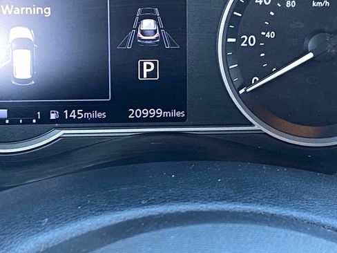 Certified 2020 Nissan Kicks SV FWD image 32