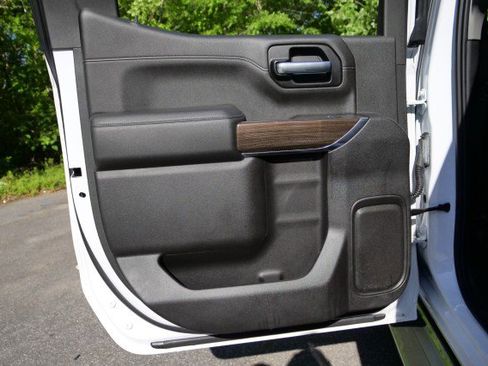 Used 2019 Chevrolet Silverado 1500 LT Trail Boss AWD/4WD image 30