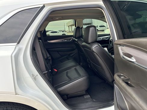 Used 2018 Cadillac XT5 Luxury w/ Driver Awareness Package image 20