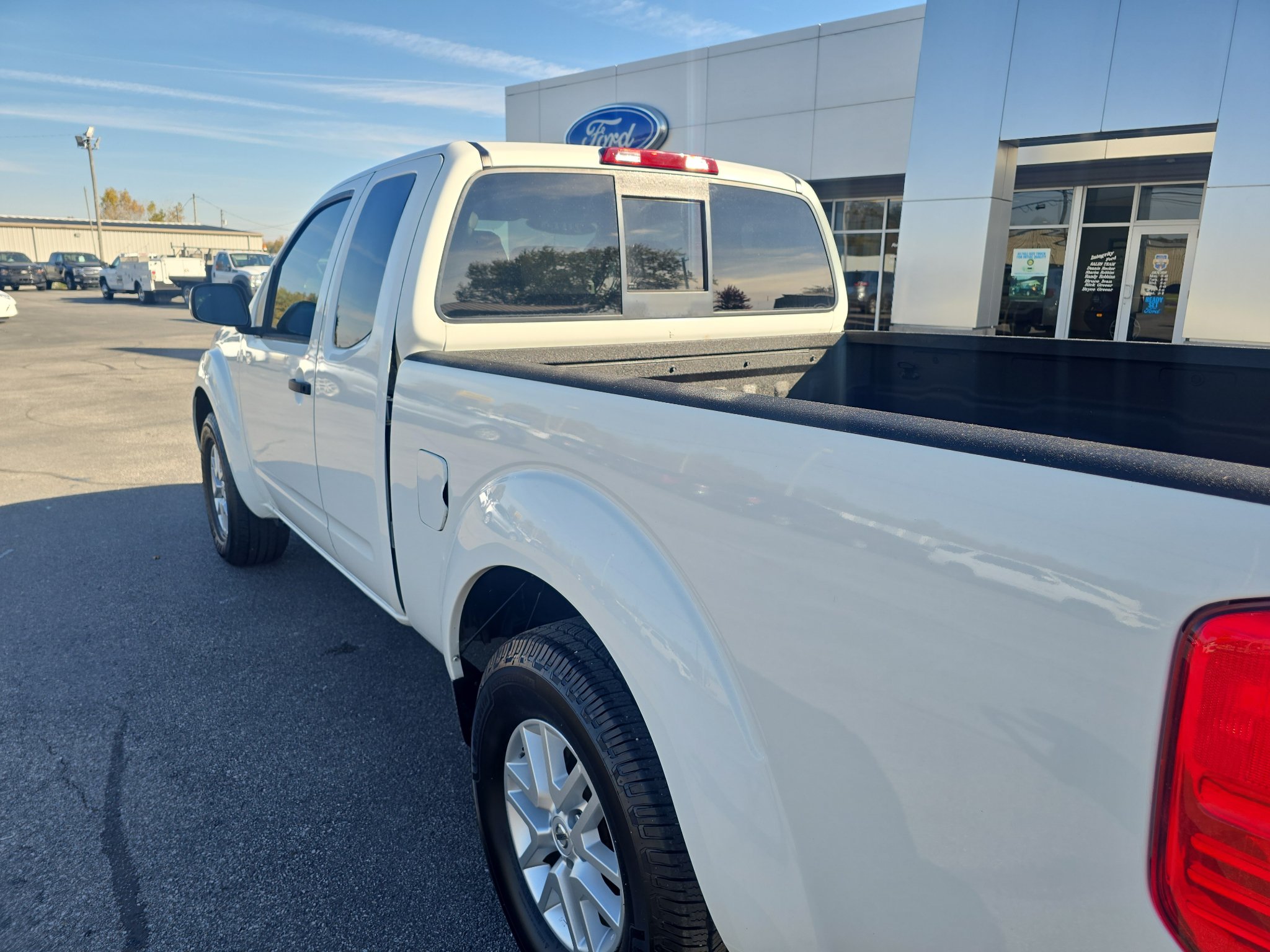 Used 2018 Nissan Frontier SV RWD image 9