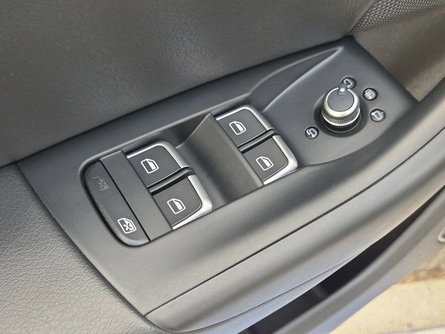 Used 2018 Audi Q3 2.0T Premium Plus w/ Premium Plus Package AWD/4WD image 15