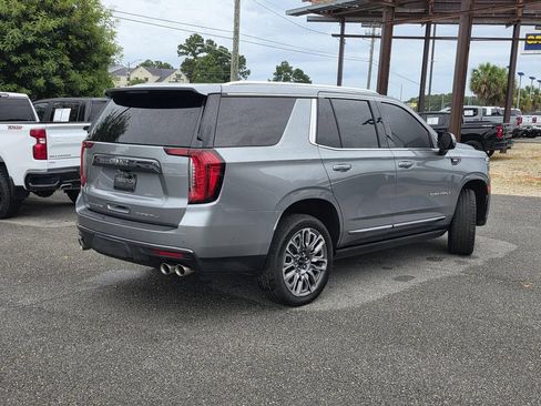 Used 2023 GMC Yukon Denali Ultimate AWD/4WD image 6