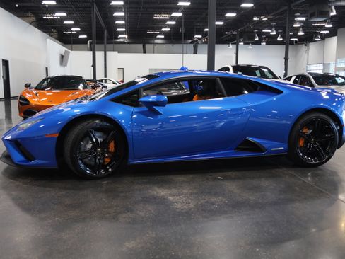 Used 2020 Lamborghini Huracan EVO RWD image 8