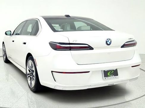 Used 2023 BMW i7 xDrive60 AWD/4WD image 7