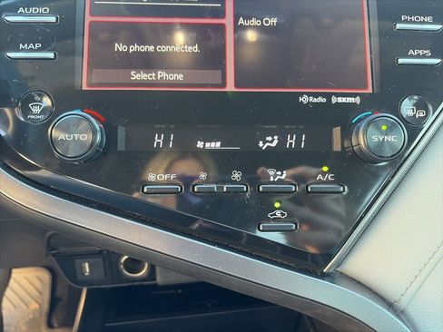 Used 2020 Toyota Camry XSE image 20