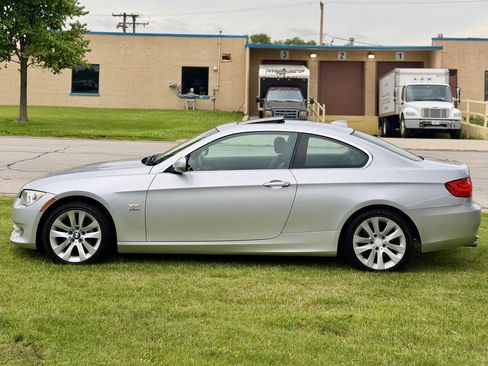 Used 2011 BMW 328i xDrive Coupe AWD/4WD image 5
