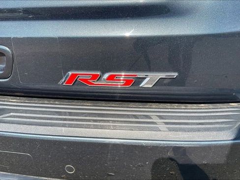 Used 2021 Chevrolet Suburban RST w/ Luxury Package image 23