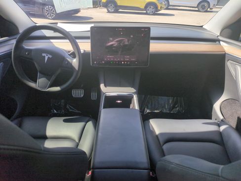Used 2023 Tesla Model Y Performance image 16