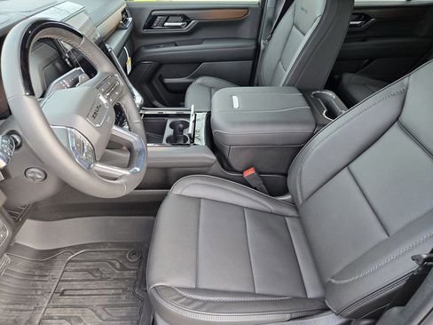 New 2026 GMC Yukon Denali w/ Denali Reserve Package image 9