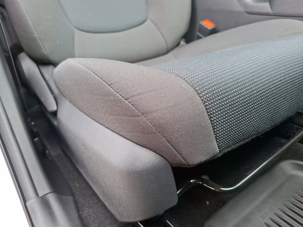 Used 2022 Toyota RAV4 LE FWD image 31