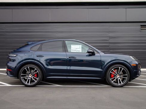 New 2026 Porsche Cayenne S AWD/4WD image 8