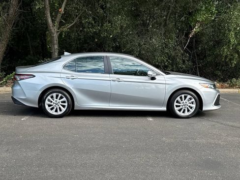 Used 2024 Toyota Camry LE w/ Convenience Package FWD image 4