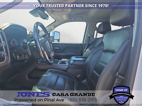 Used 2019 GMC Sierra 2500 Denali w/ Duramax Plus Package AWD/4WD image 8