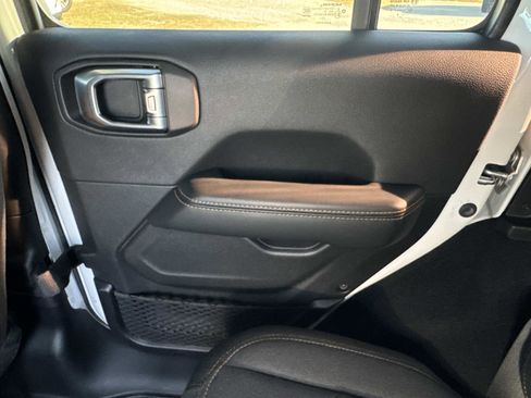 Used 2024 Jeep Wrangler Sahara w/ Safety Group image 17