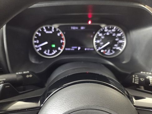 Used 2021 Nissan Rogue SV FWD image 14