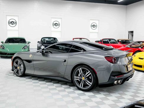 Used 2020 Ferrari Portofino RWD image 10