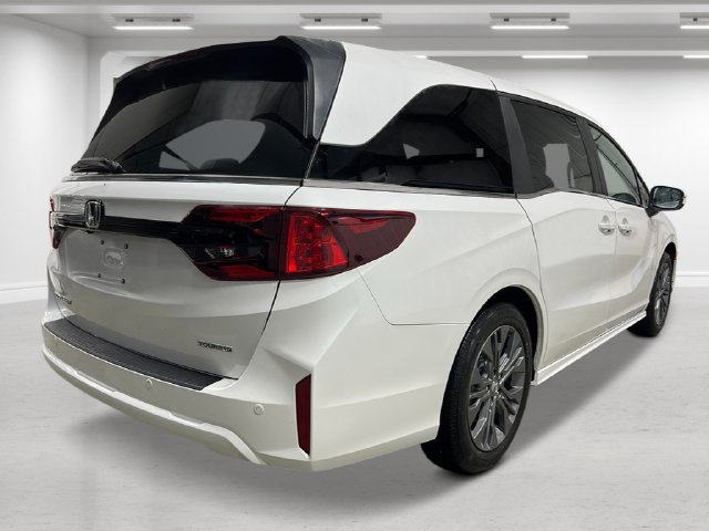 New 2026 Honda Odyssey Touring image 3