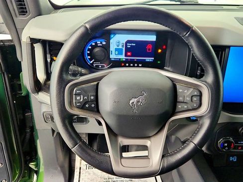 Used 2023 Ford Bronco Badlands image 13