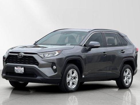 Used 2021 Toyota RAV4 XLE image 8