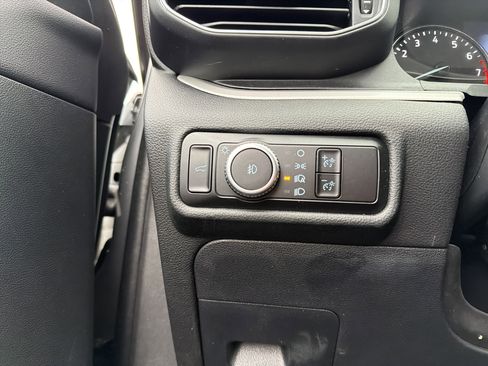 Used 2023 Ford Explorer XLT w/ Equipment Group 202A image 15