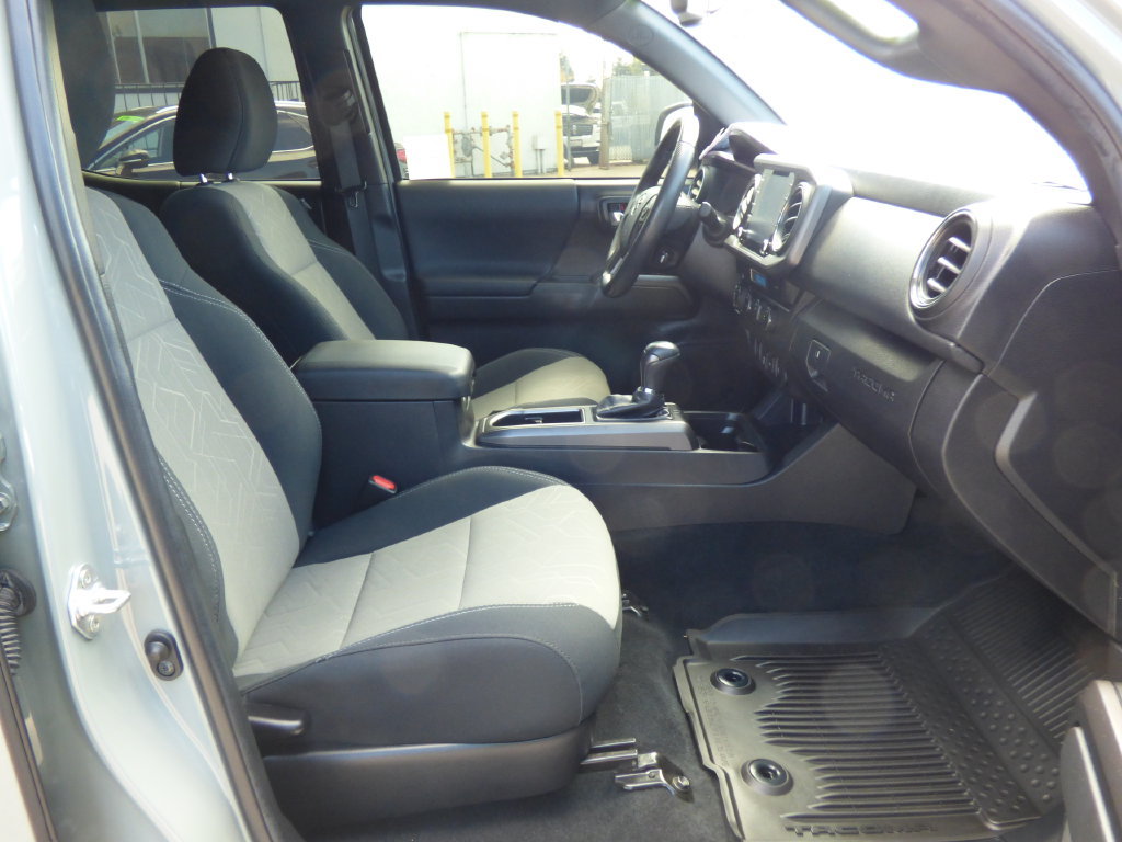 Used 2023 Toyota Tacoma TRD Off-Road AWD/4WD image 15