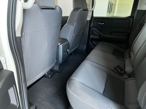 Used 2025 Nissan Frontier SV w/ SV Convenience Package AWD/4WD image 19