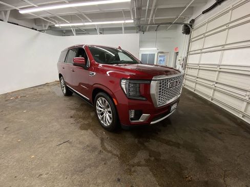 Used 2024 GMC Yukon Denali w/ Advanced Technology Package image 8