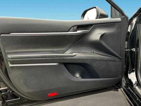 Used 2022 Toyota Camry SE FWD image 19