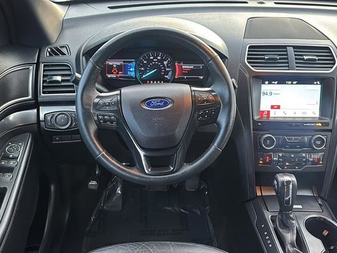 Used 2018 Ford Explorer XLT w/ Equipment Group 202A image 14