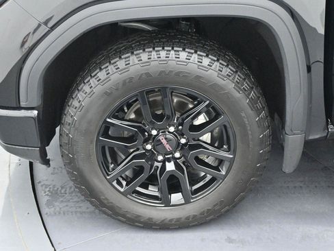 Used 2025 GMC Sierra 1500 Elevation AWD/4WD image 32