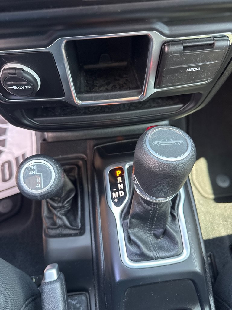 Used 2020 Jeep Gladiator Sport AWD/4WD image 13