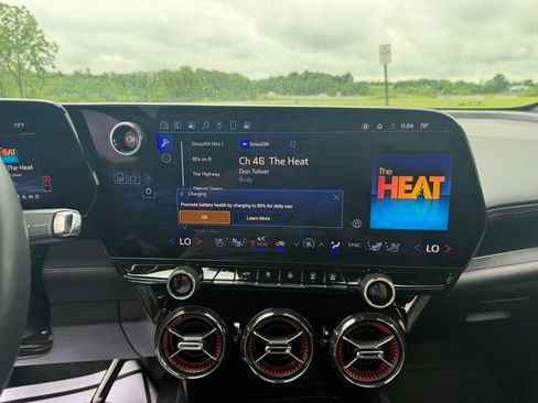 Used 2025 Chevrolet Blazer EV RS AWD/4WD image 37