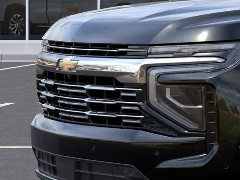 New 2026 Chevrolet Suburban Premier w/ Sun And Tow Package AWD/4WD image 13