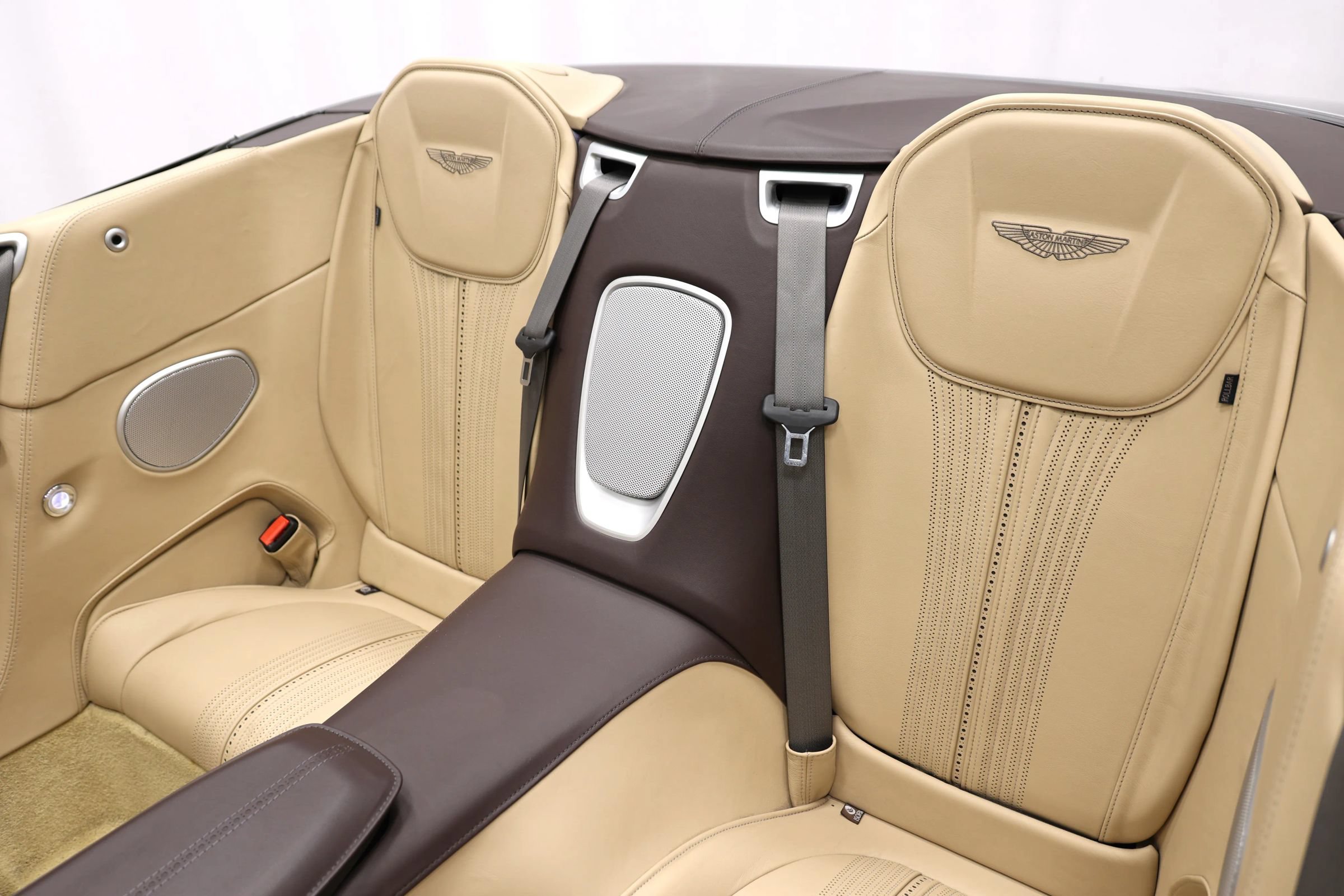 Used 2019 Aston Martin DB11 Volante RWD image 50