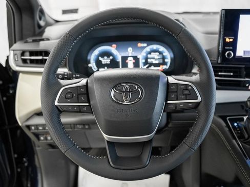 New 2026 Toyota Sienna Platinum AWD/4WD image 30
