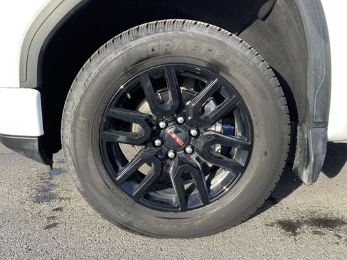 Used 2024 GMC Sierra 1500 Elevation image 19