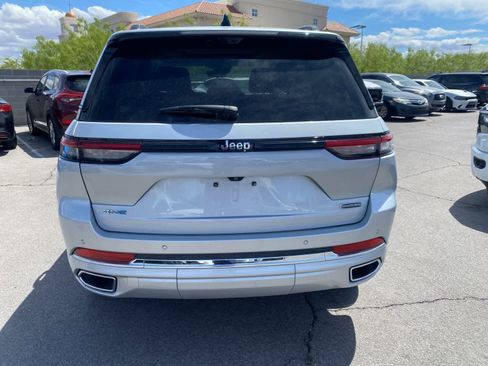 Used 2022 Jeep Grand Cherokee Overland w/ Advanced Protech Group III image 8