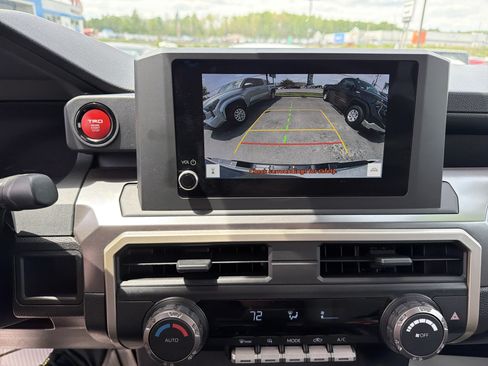 Used 2025 Toyota Tacoma TRD Off-Road AWD/4WD image 26