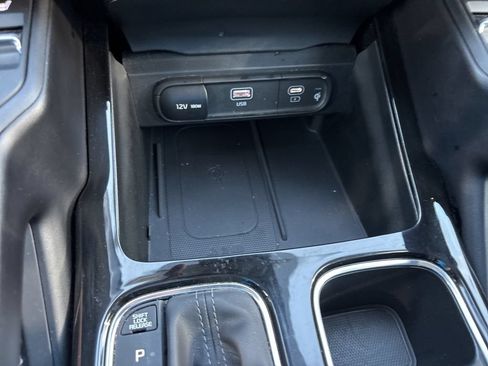 Used 2025 Kia Telluride S FWD image 32