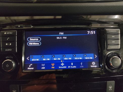 Used 2021 Nissan Rogue Sport SV FWD image 25
