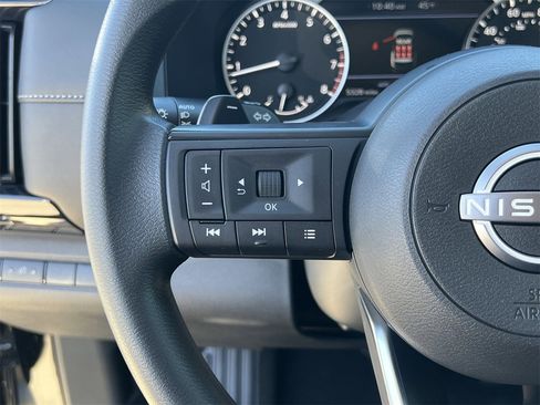 Certified 2025 Nissan Pathfinder S image 11