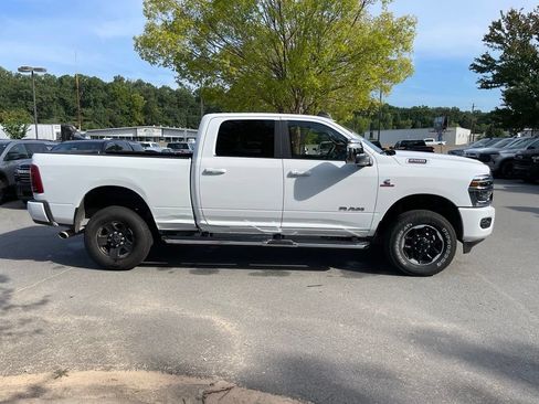 Used 2025 RAM 2500 Laramie AWD/4WD image 8