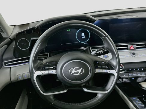 Used 2024 Hyundai Elantra Limited FWD image 17