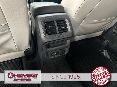 Used 2020 Volkswagen Tiguan SE R-Line AWD/4WD image 35